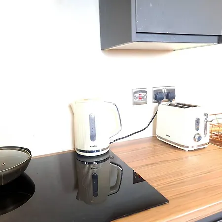 Contractor Friendly 2br Weekly, Monthly Apartamento Bradford (West Yorkshire)