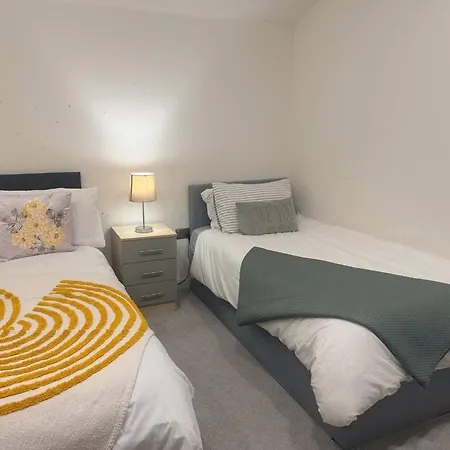Contractor Friendly 2br Weekly, Monthly * Bradford (West Yorkshire)